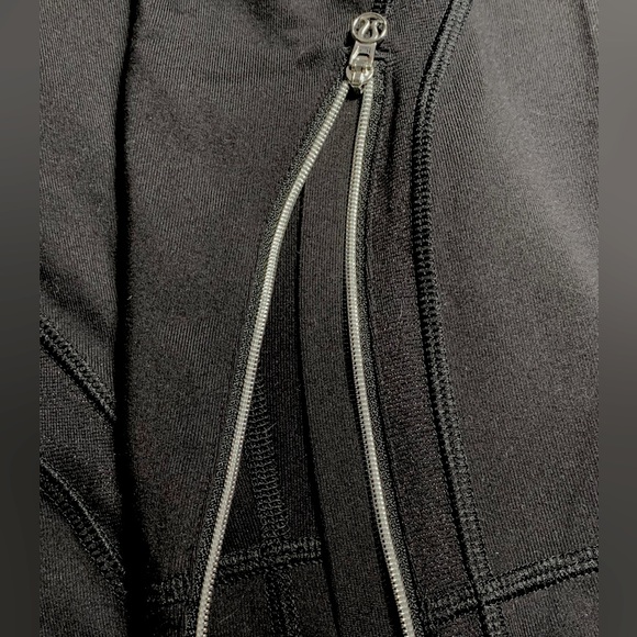 Lululemon Steadfast Cropped Leggings - Picture 9 of 10